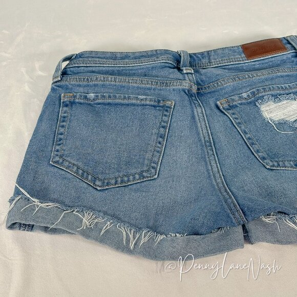 Hollister High-Rise Distressed Button Fly 3" Mom Shorts Size 27 - Picture 6 of 10